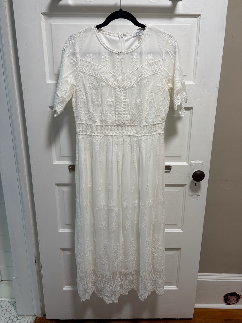 Polagram Ivory Embroidered Lace Midi Dress